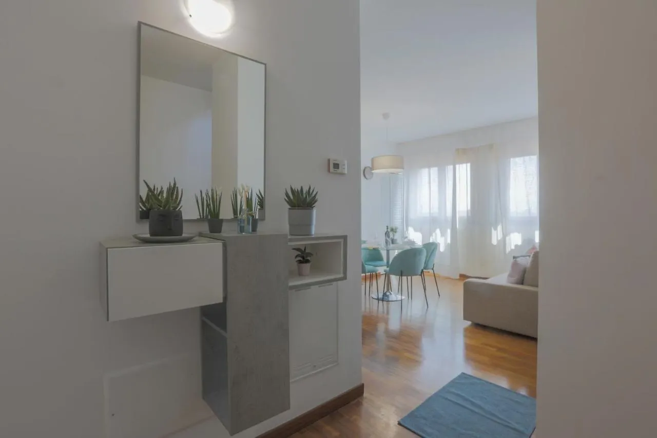 Nolo Uptown Milano Apartment 0*, Milan Italy